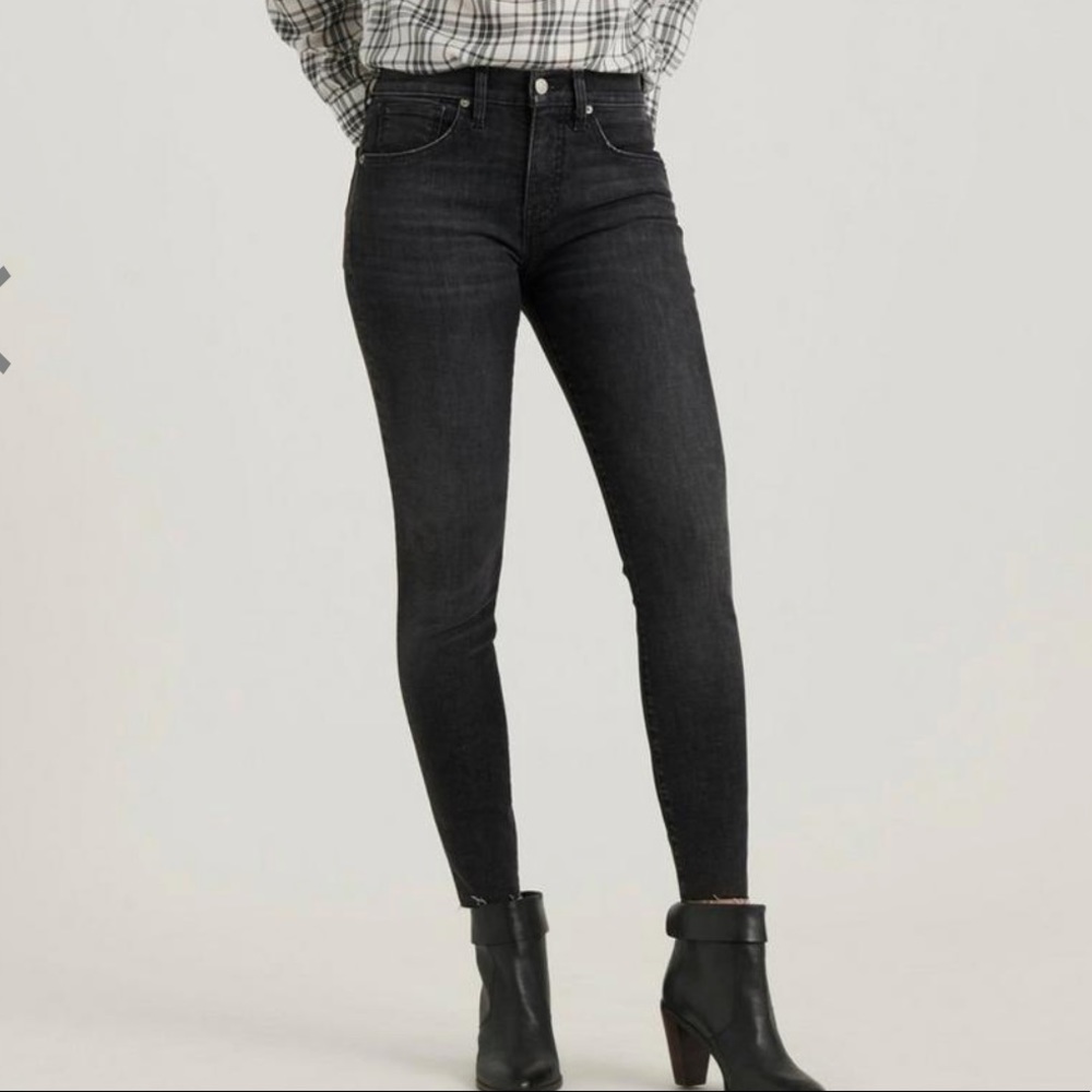 Lucky Brand Ava Super Skinny Black jeans sz 10/30